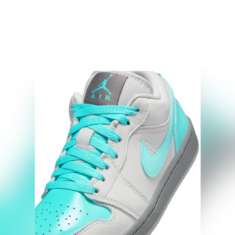 BRAND NEW AIR Jordan 1 Low SE - Picture 10 of 13